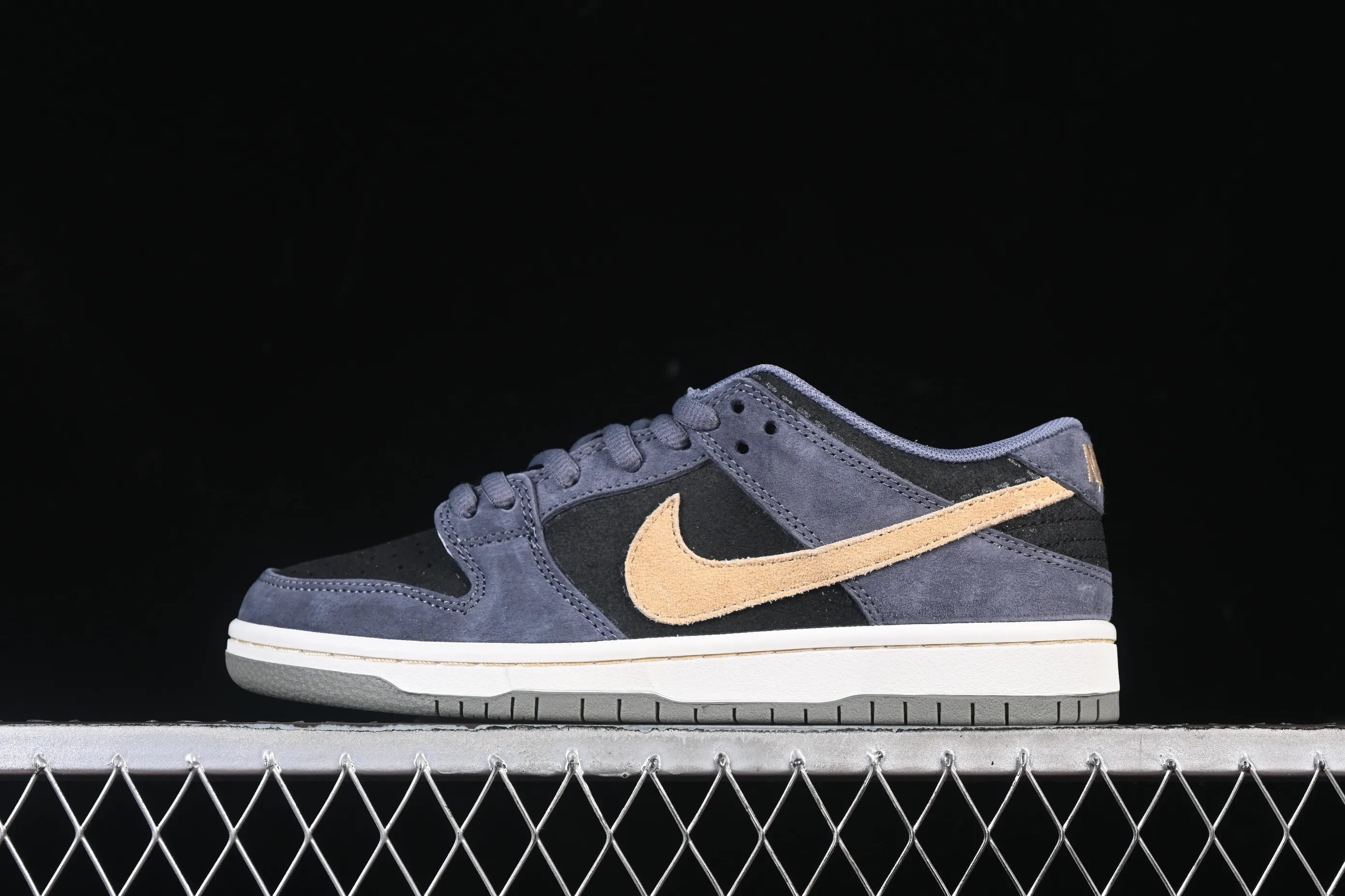 All Categories Nk SB Dunk Series Nk SB Dunk Low Low-top sneakers Nike Dunk SB Dunk Low "Dark Smoke Grey" smoke color low-top casual skate shoes HF3063-002